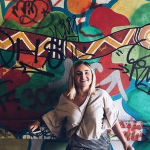 Meet your Posher, Lauren